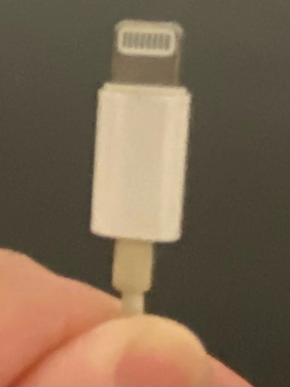 Apple White Lightning to 3.5mm Headphone Adapter